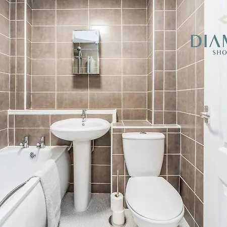 Foundry - 2 Bedrooms, Fully Equipped, Free Parking, Wifi, Favourite For Contractors, Long Stays Welcome, Food, Bars, Shops By Diamond Short Lets Dunfermline Exterior photo
