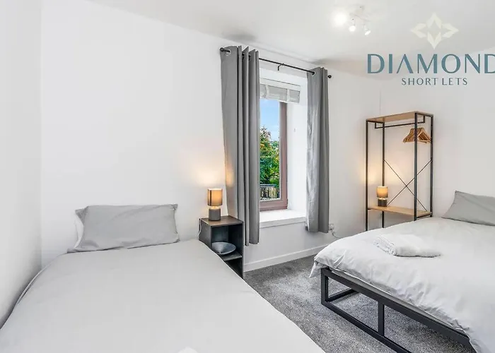 Foundry - 2 Bedrooms, Fully Equipped, Free Parking, Wifi, Favourite For Contractors, Long Stays Welcome, Food, Bars, Shops By Diamond Short Lets