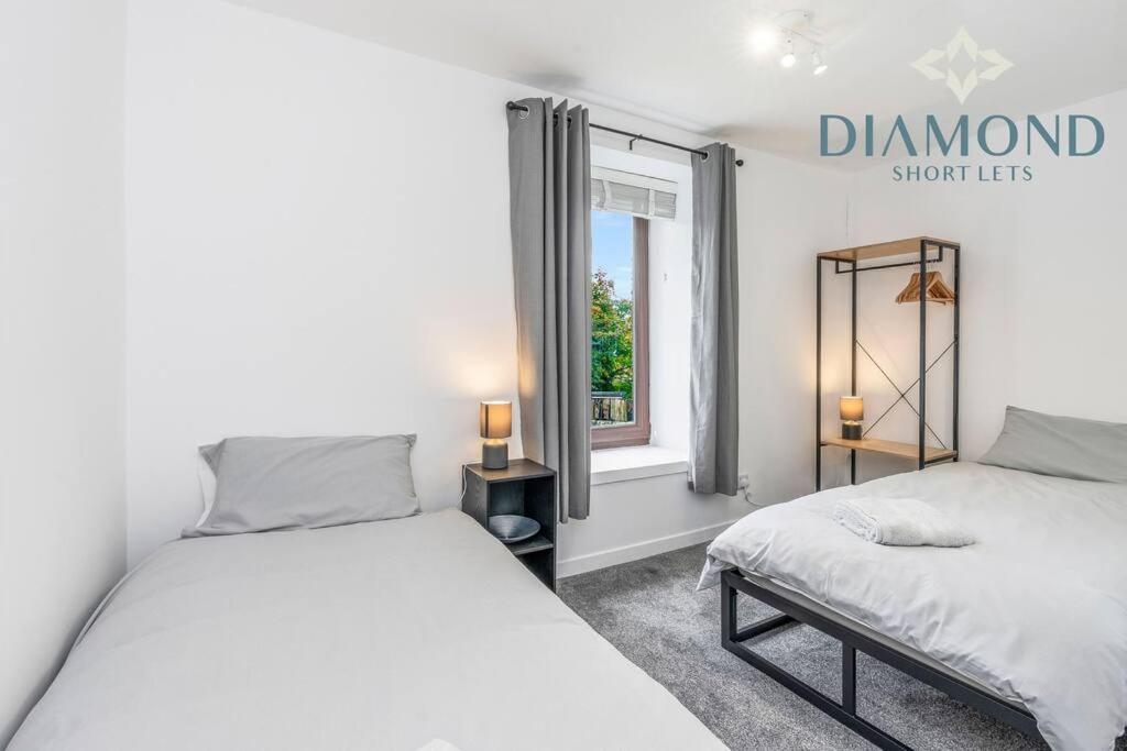 Foundry - 2 Bedrooms, Fully Equipped, Free Parking, Wifi, Favourite For Contractors, Long Welcome, Food, Bars, Shops By Diamond Short Lets Appartement Dunfermline