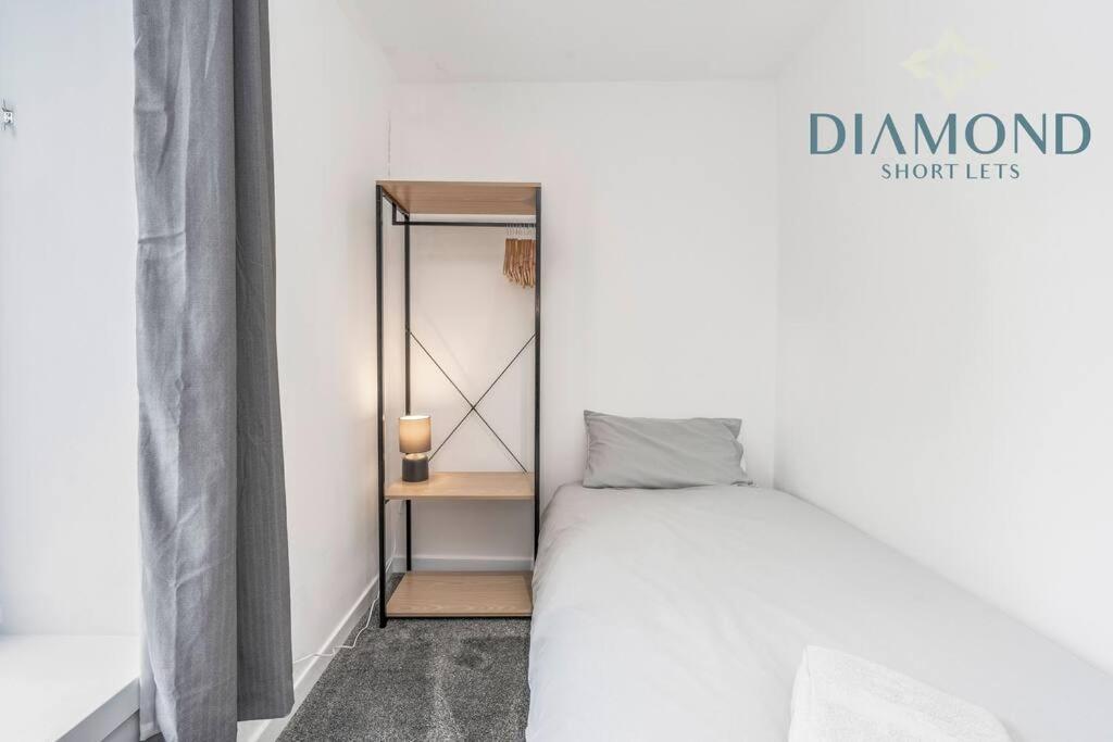 Foundry - 2 Bedrooms, Fully Equipped, Free Parking, Wifi, Favourite For Contractors, Long Welcome, Food, Bars, Shops By Diamond Short Lets Appartement